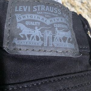 Levis Black Pants